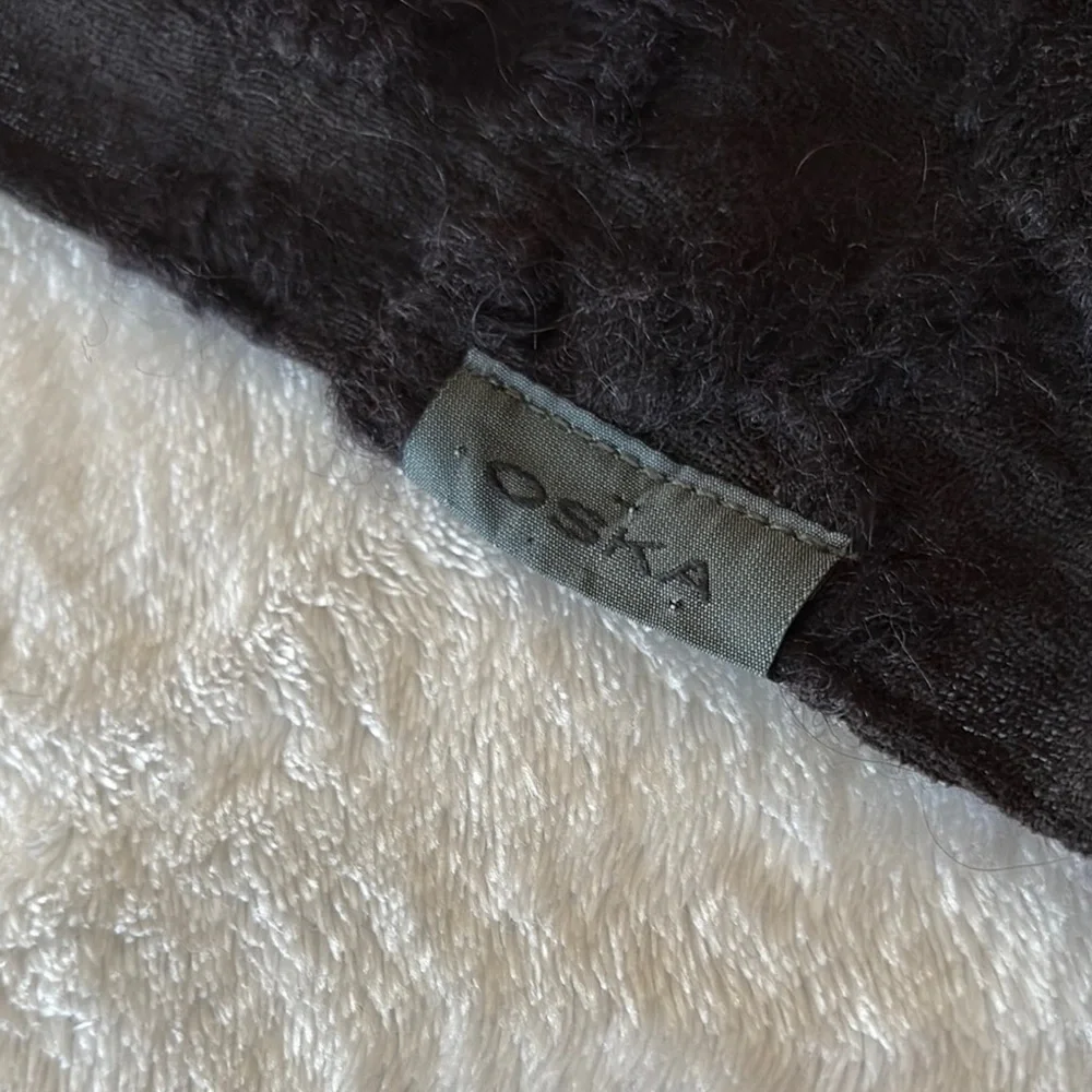 BNWOT 100% Wool Elegant Black Fringed Embroidered Scarf by OSKA